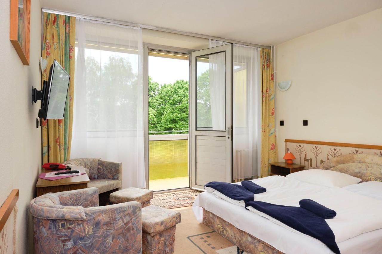 Retro Lido - Vonyarcvashegy Hotell Eksteriør bilde